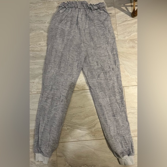 Lululemon Stretch High-Rise Jogger Size 2 - Picture 3 of 7